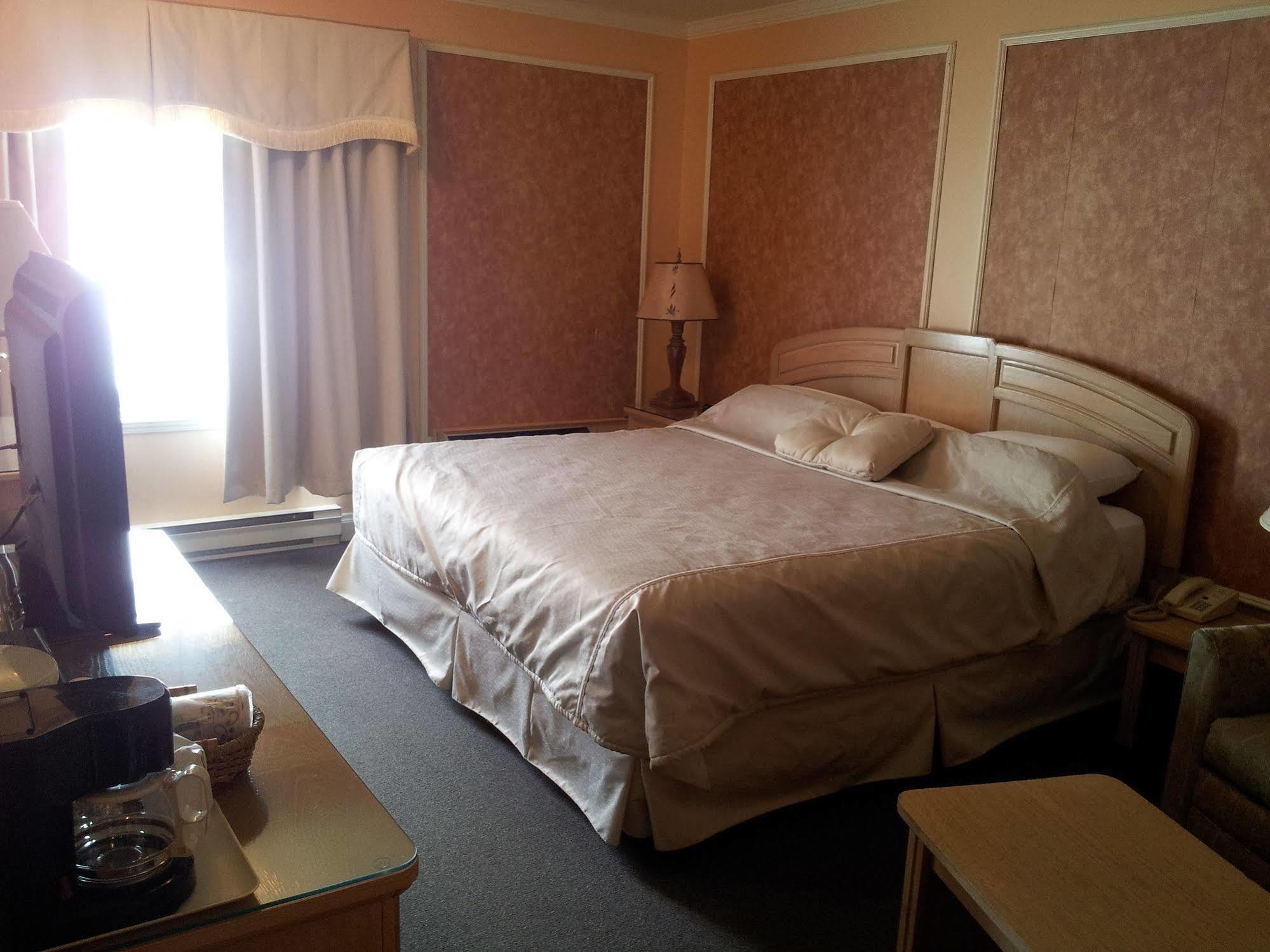 Hotel Travelodge By Wyndham ビクトリアビル エクステリア 写真